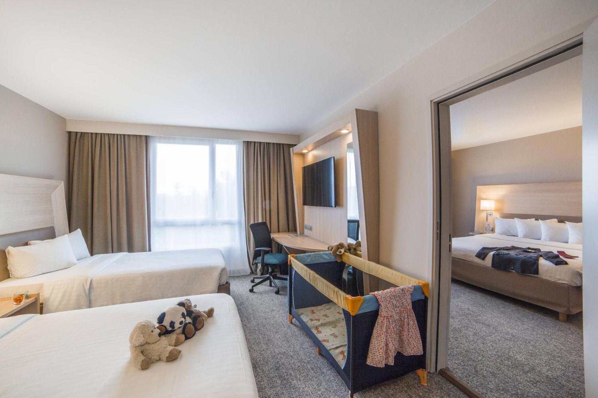 Courtyard By Marriott Paris La Defense West - Colombes Hotel Colombes  Bagian luar foto