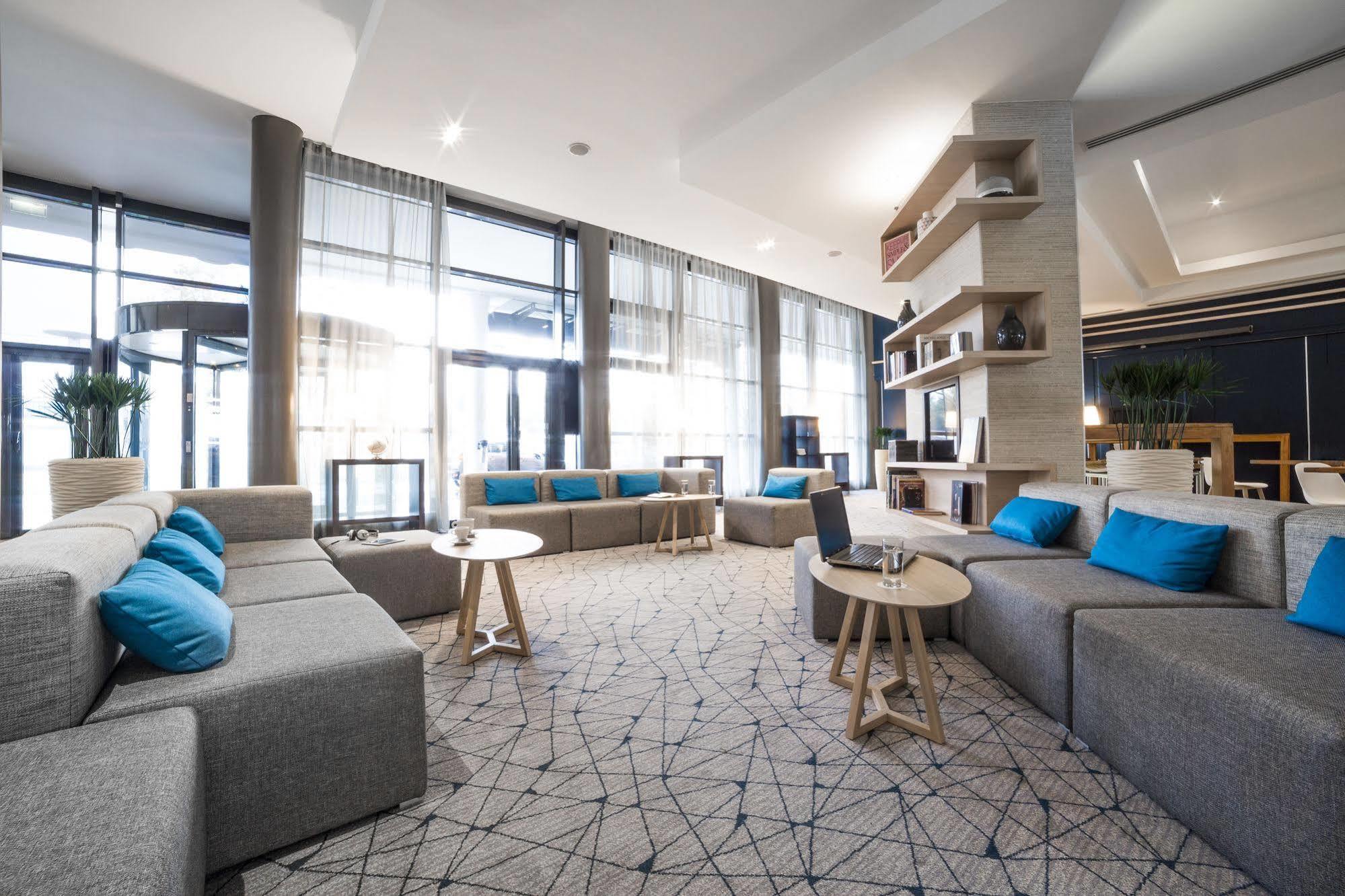 Courtyard By Marriott Paris La Defense West - Colombes Hotel Colombes  Bagian luar foto