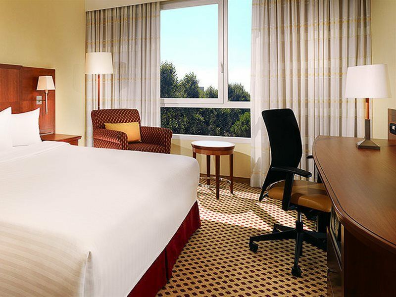 Courtyard By Marriott Paris La Defense West - Colombes Hotel Colombes  Bagian luar foto